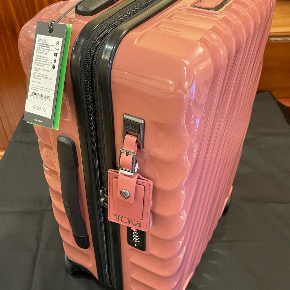 Tumi Blush Hardshell Luggage - Picture 2 of 16